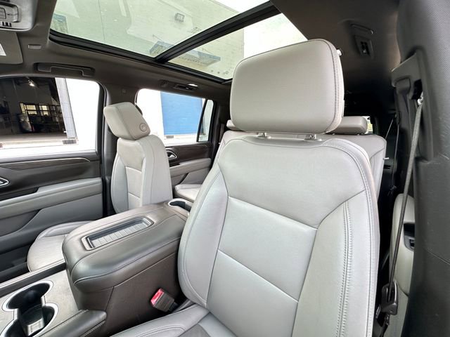 Used 2021 Chevrolet Suburban LT w/ LT Signature Package RWD image 10