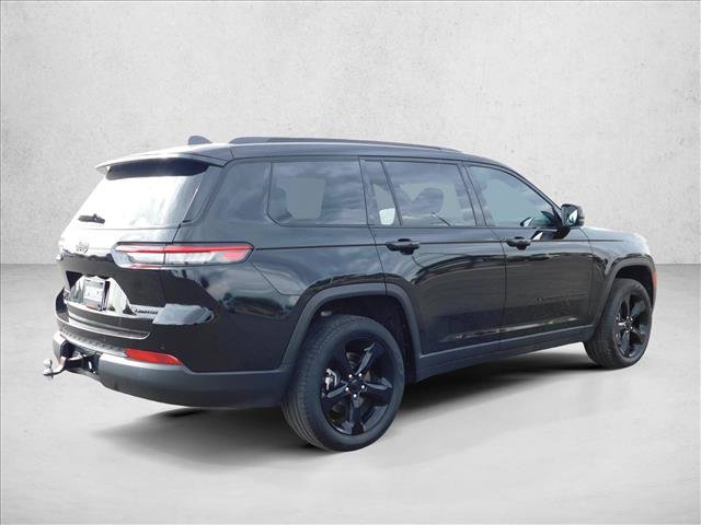 Used 2025 Jeep Grand Cherokee L Limited w/ Black Appearance Package AWD/4WD image 8