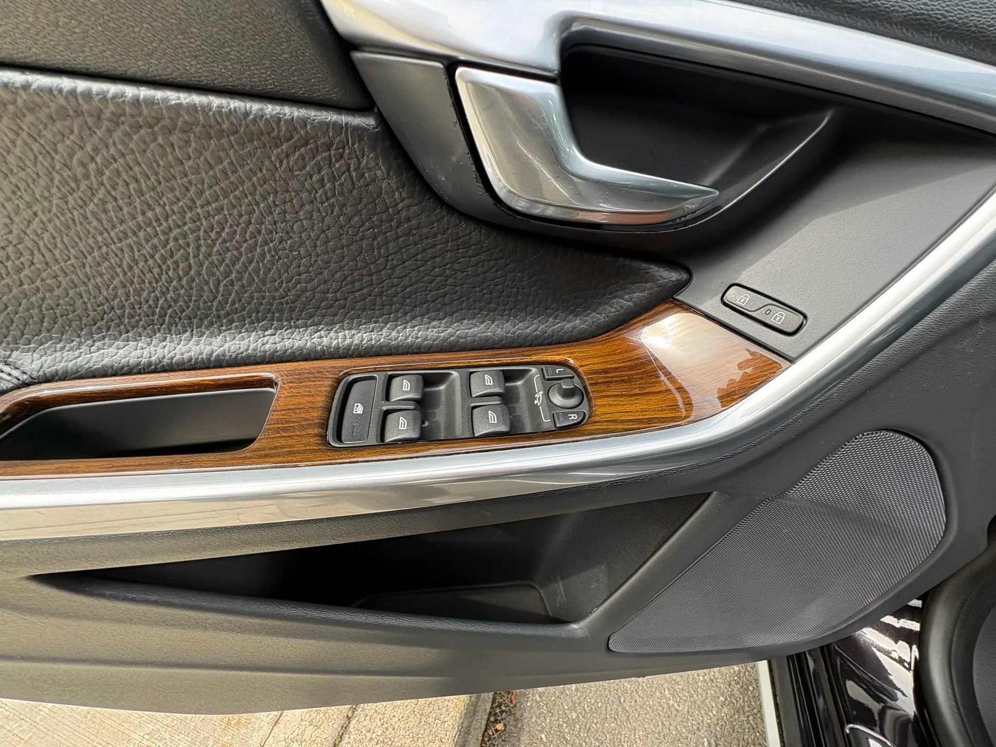 Used 2012 Volvo S60 T5 FWD image 9