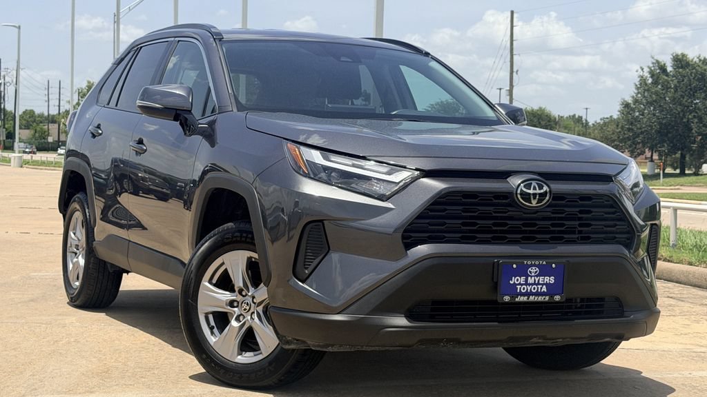 Used 2025 Toyota RAV4 XLE FWD image 2