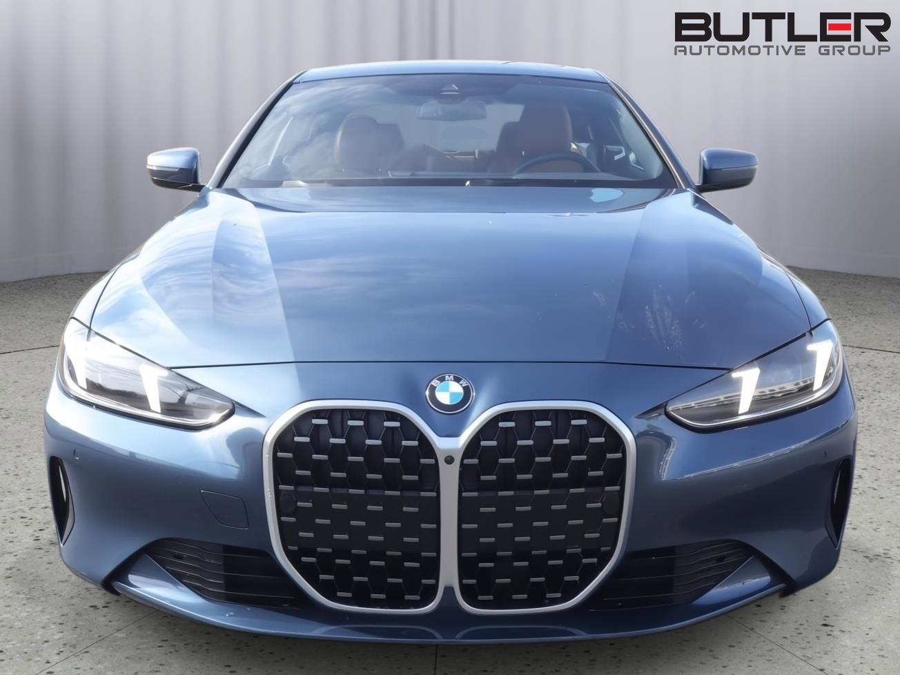 Used 2025 BMW 430i Coupe w/ Convenience Package image 2