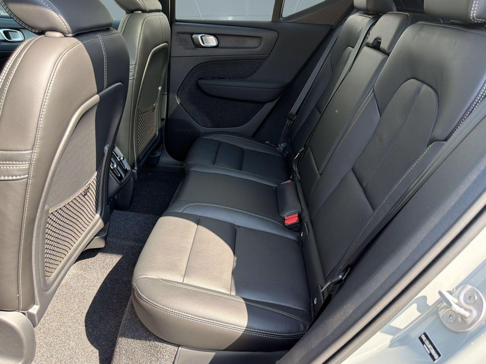 New 2026 Volvo XC40 B5 Core w/ Climate Package AWD/4WD image 22