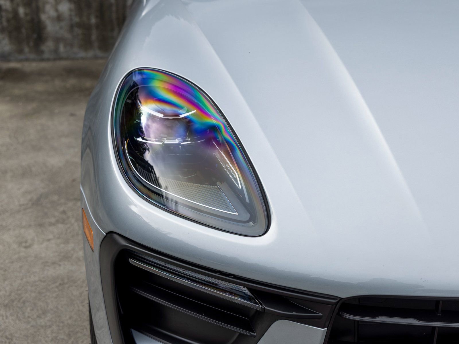 Certified 2025 Porsche Macan image 14