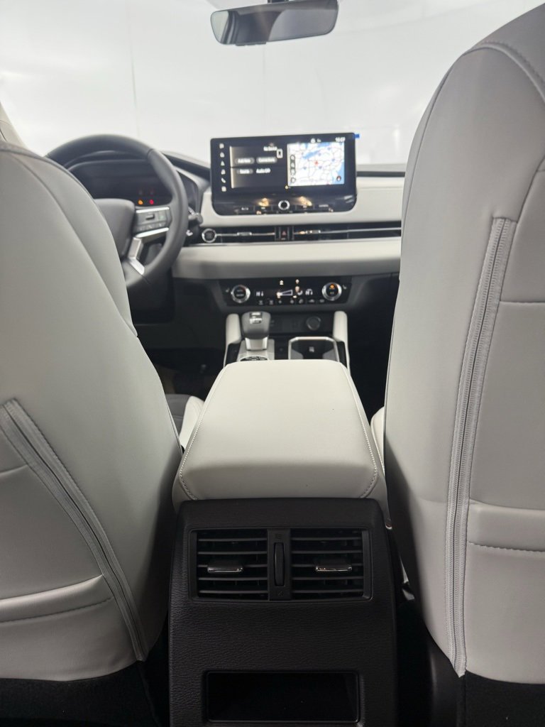 New 2025 Mitsubishi Outlander SE image 30
