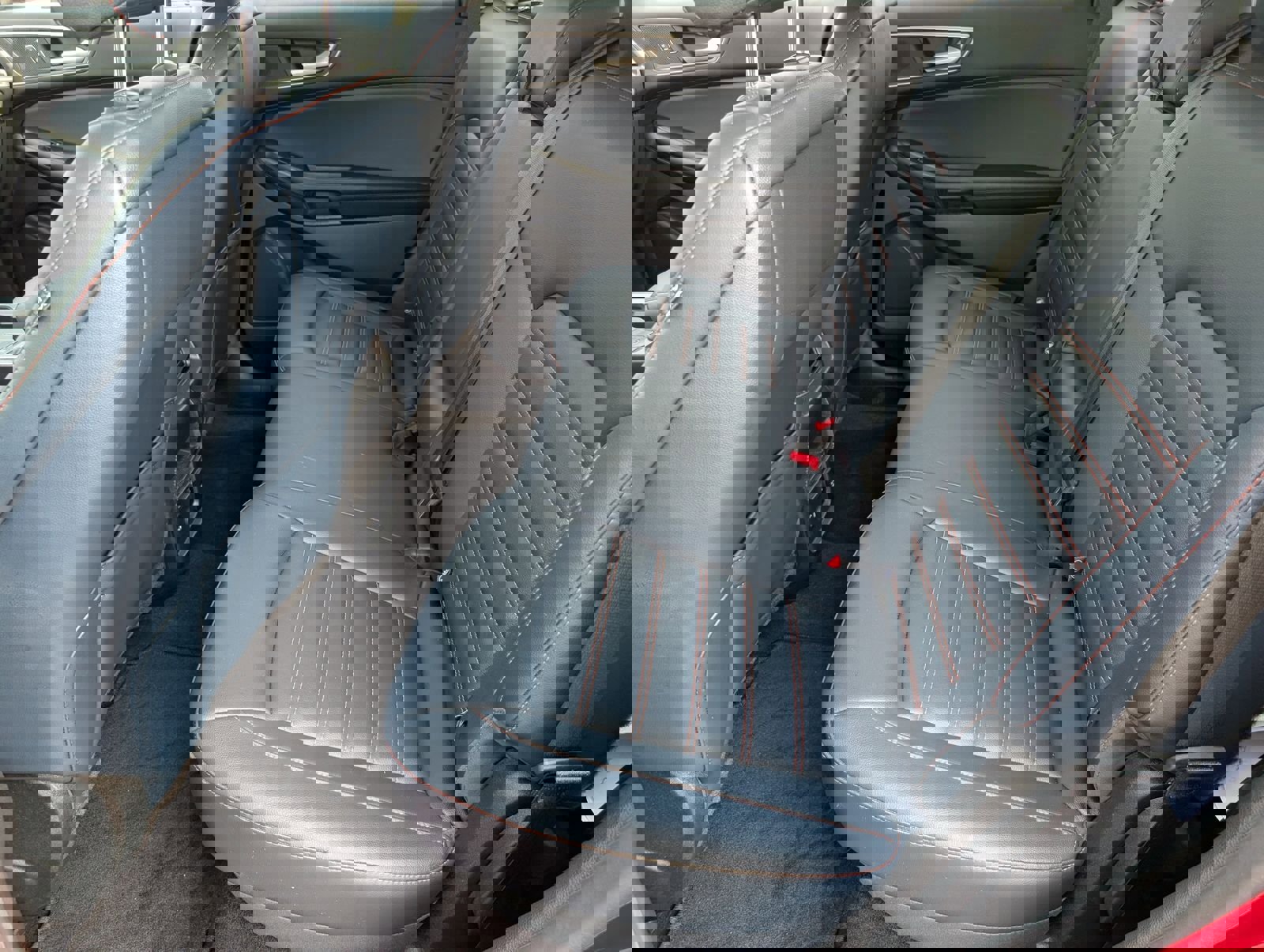 Used 2022 Ford Edge SEL w/ Sport Appearance Package image 29