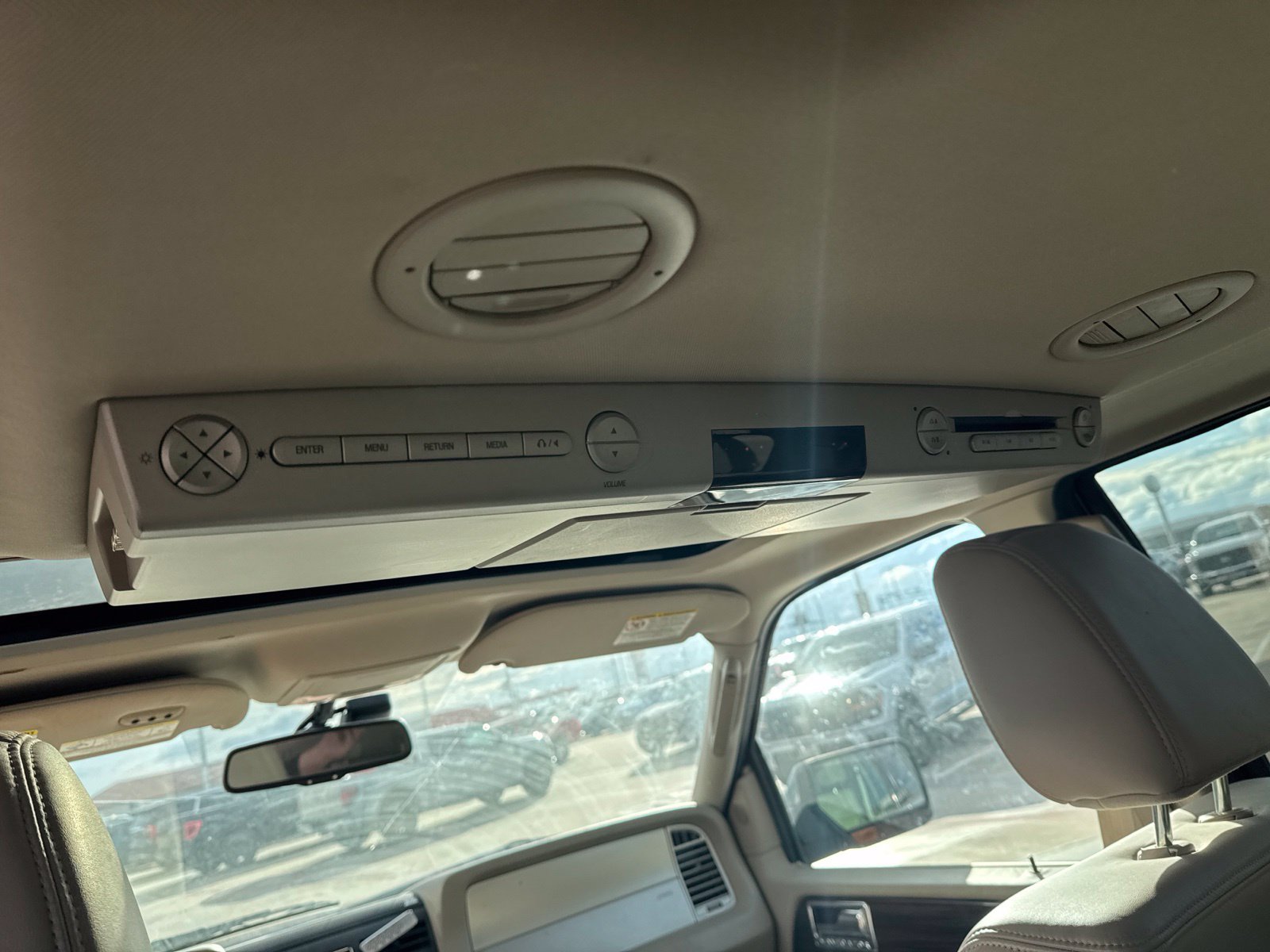 Used 2010 Lincoln Navigator 2WD image 10