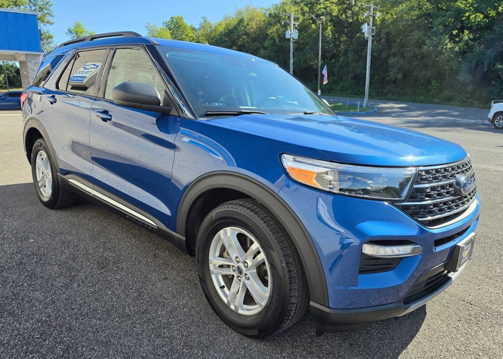 Used 2020 Ford Explorer XLT w/ Equipment Group 202A AWD/4WD image 7
