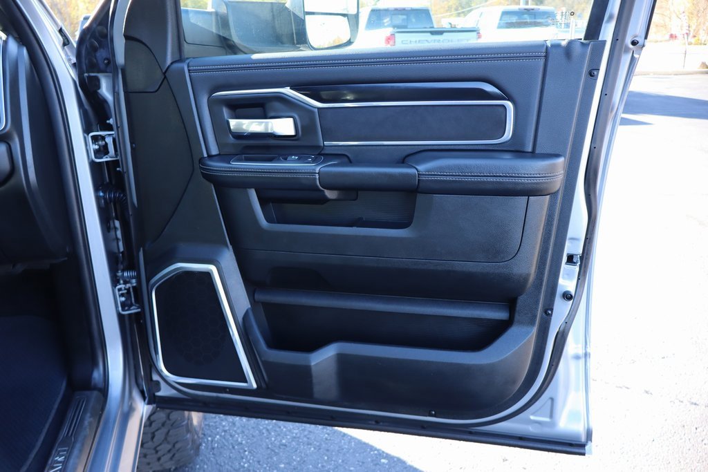 Used 2022 RAM 3500 Laramie w/ Night Edition image 28