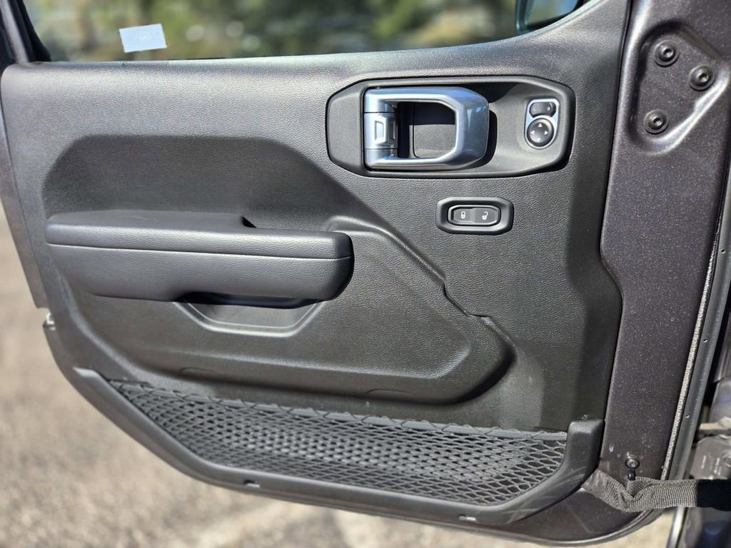 Certified 2025 Jeep Gladiator Sport image 34