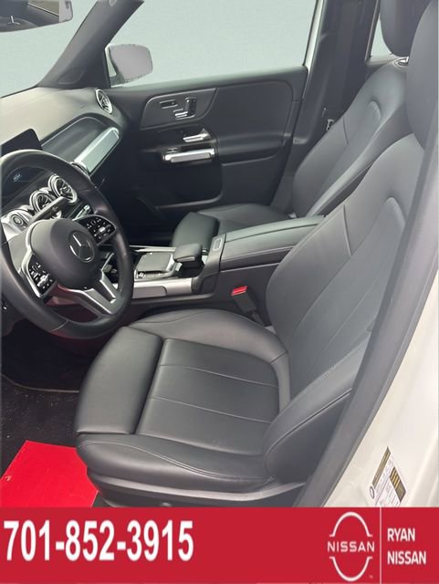 Used 2023 Mercedes-Benz GLB 250 4MATIC image 3