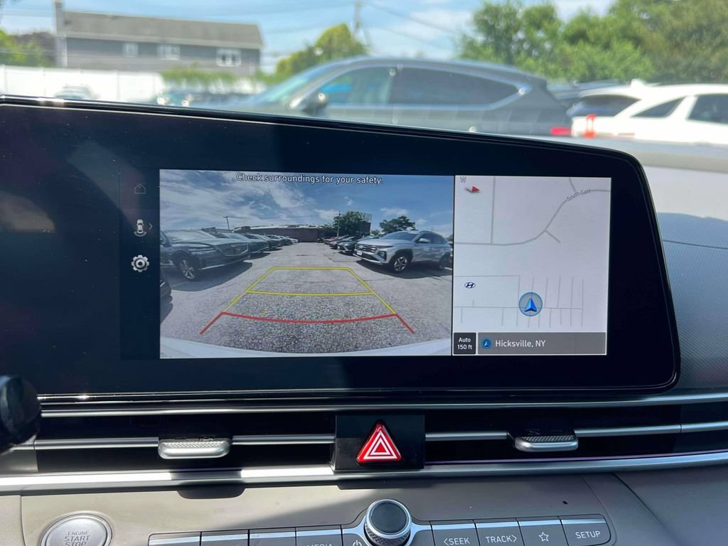 Certified 2025 Hyundai Elantra SEL FWD image 27