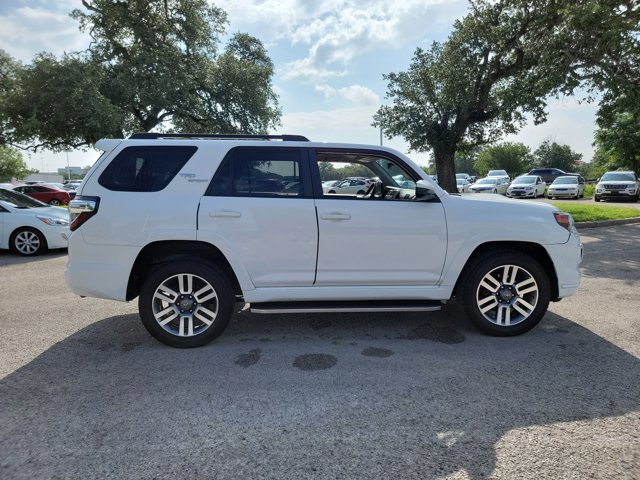 Used 2022 Toyota 4Runner TRD Sport AWD/4WD image 4