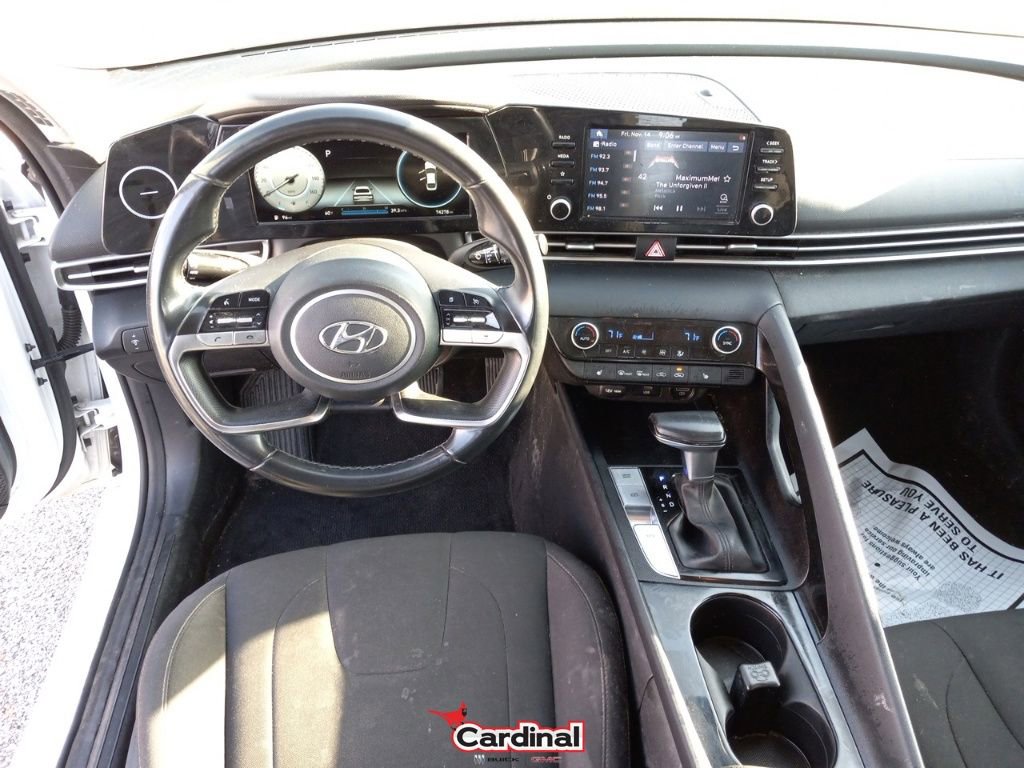 Used 2022 Hyundai Elantra SEL w/ Convenience Package image 18