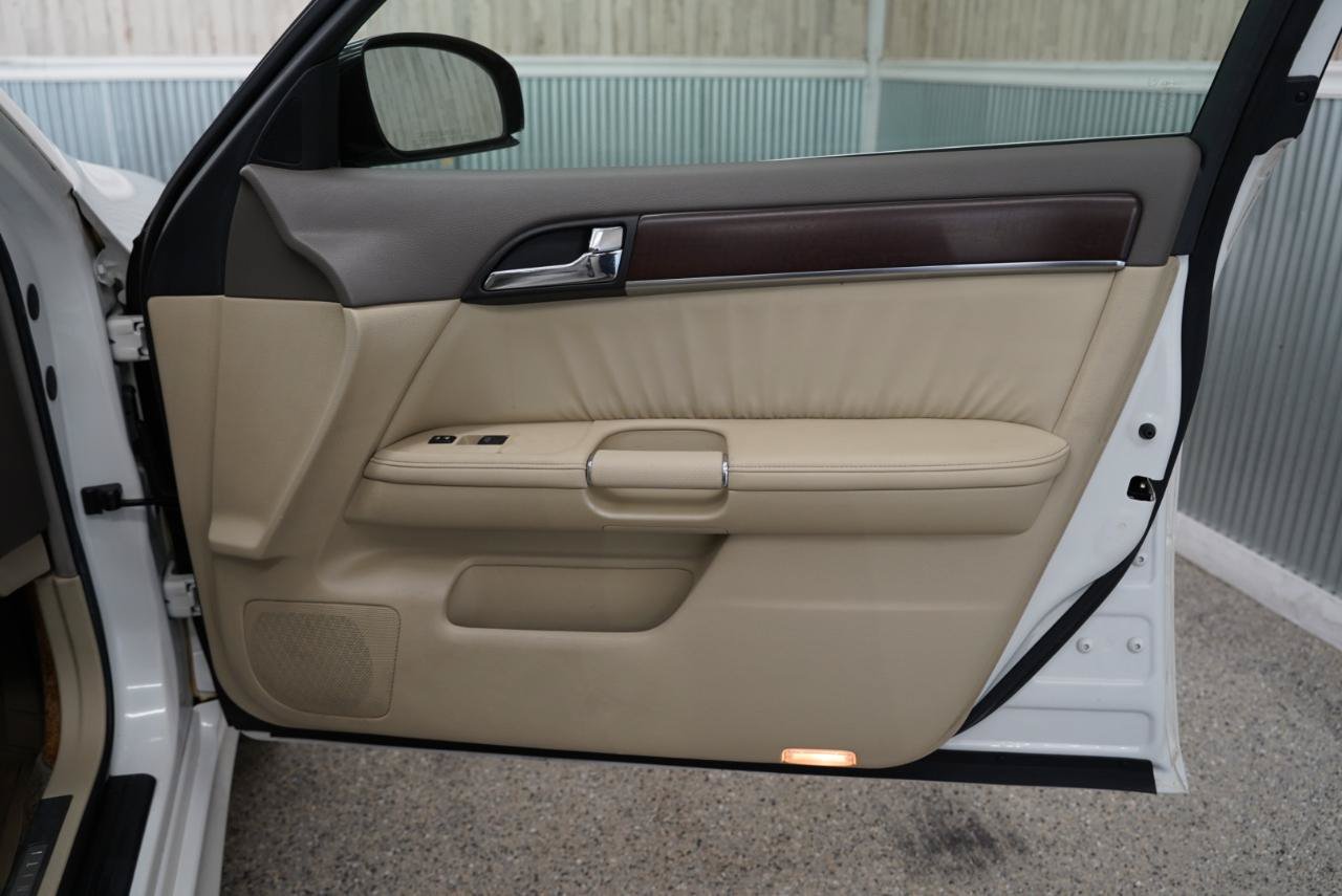 Used 2010 INFINITI M35 w/ Technology Pkg RWD image 33