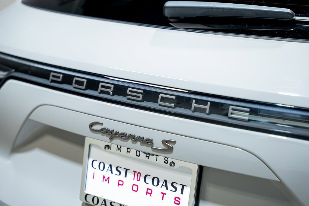 Used 2022 Porsche Cayenne S Platinum AWD/4WD image 13