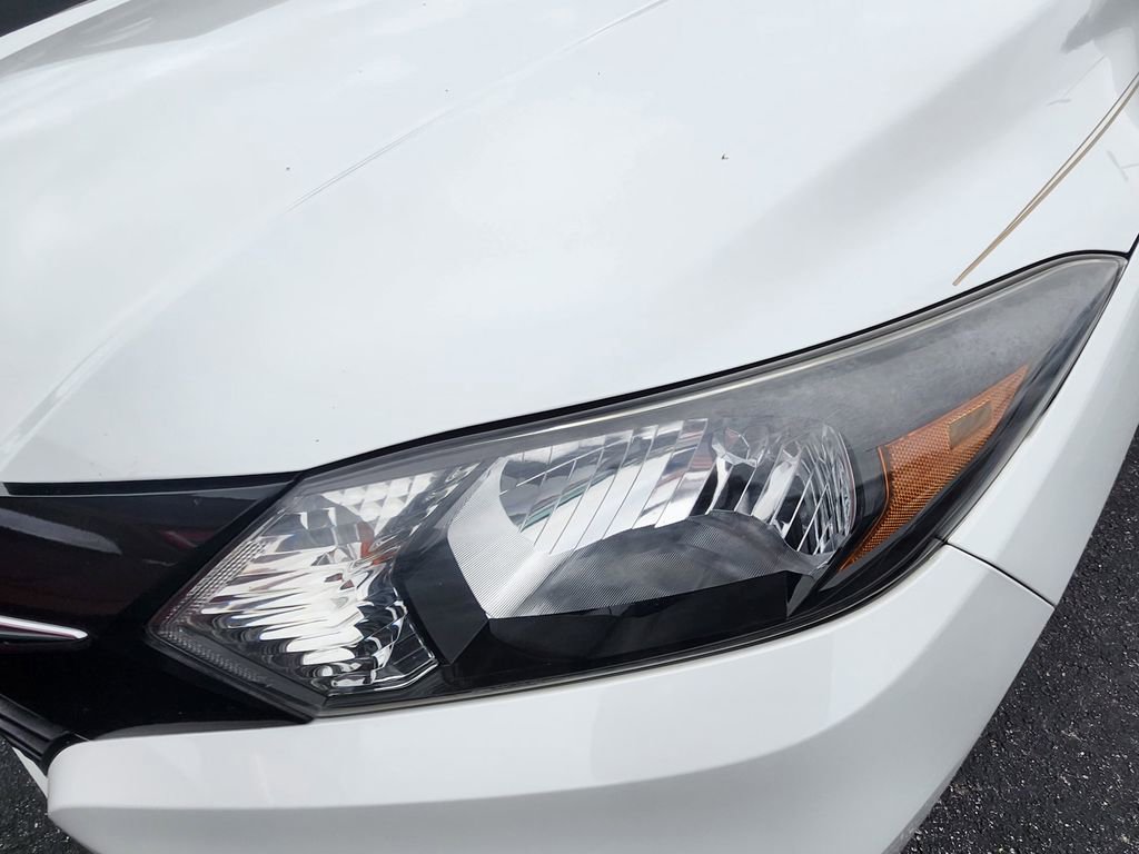 Used 2017 Honda HR-V LX image 9