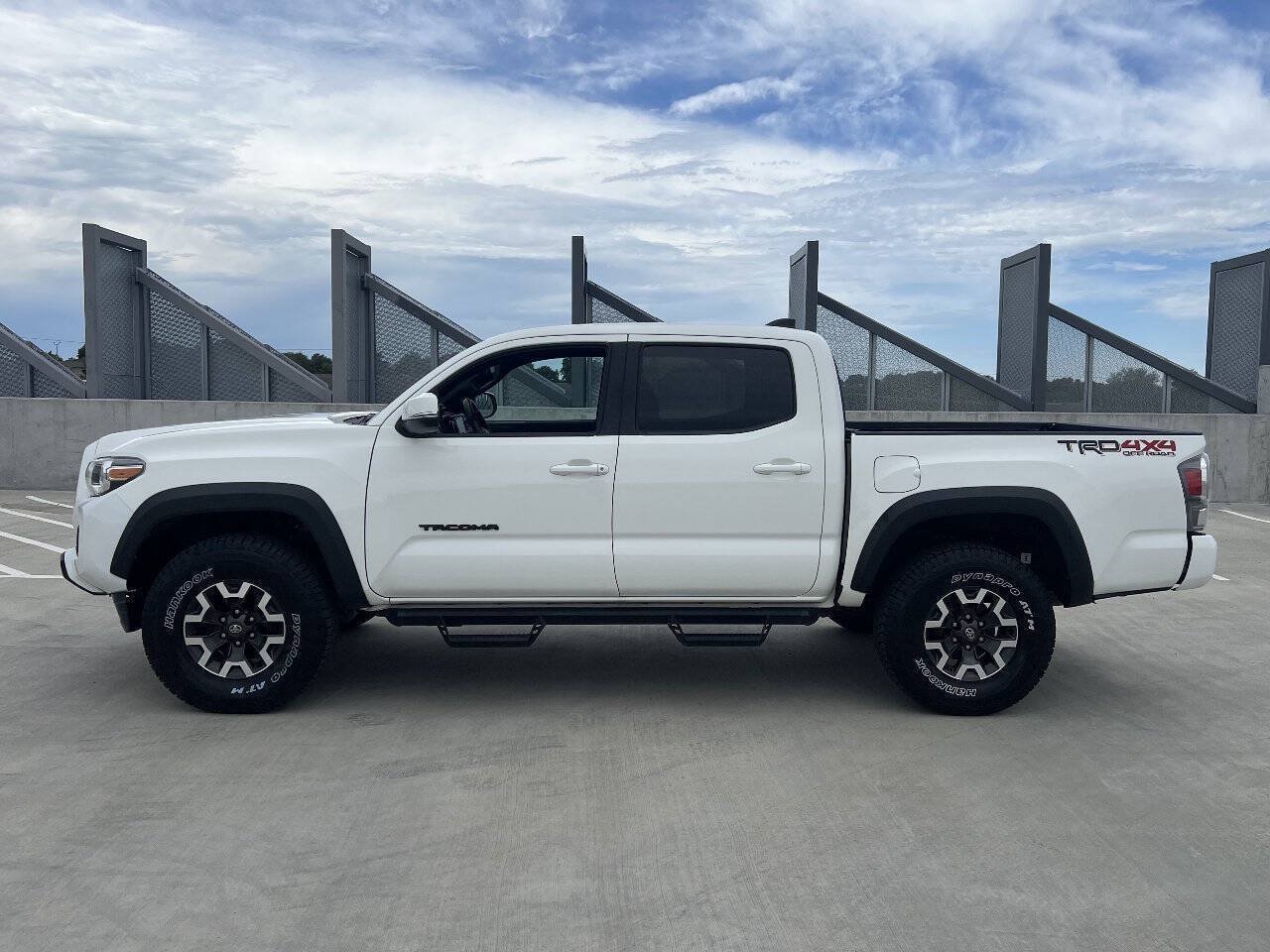 Used 2021 Toyota Tacoma TRD Off-Road w/ Technology Package AWD/4WD image 5