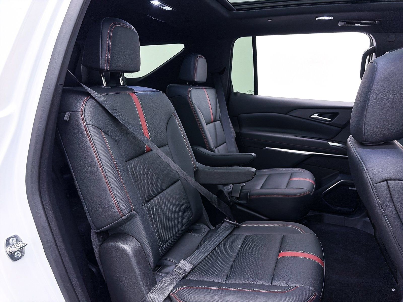 Used 2024 Chevrolet Traverse RS w/ LPO, Floor Liner Package AWD/4WD image 37