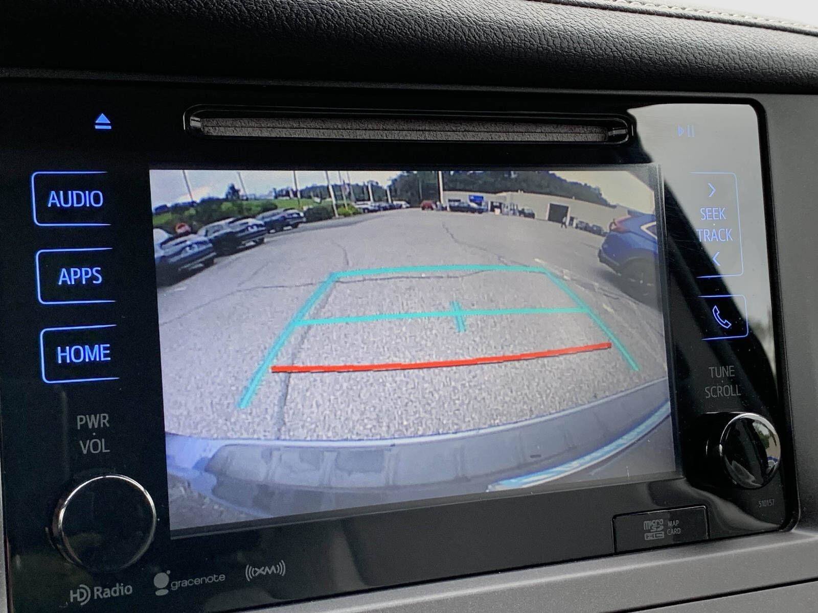 Used 2017 Toyota Sienna XLE Premium FWD image 19
