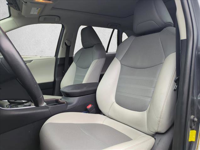 Used 2019 Toyota RAV4 Limited image 19
