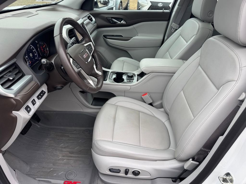 Used 2022 GMC Acadia SLT w/ Technology Package image 8
