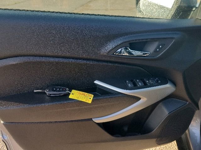 New 2026 Chevrolet Trax LS w/ LS Convenience Package FWD image 13