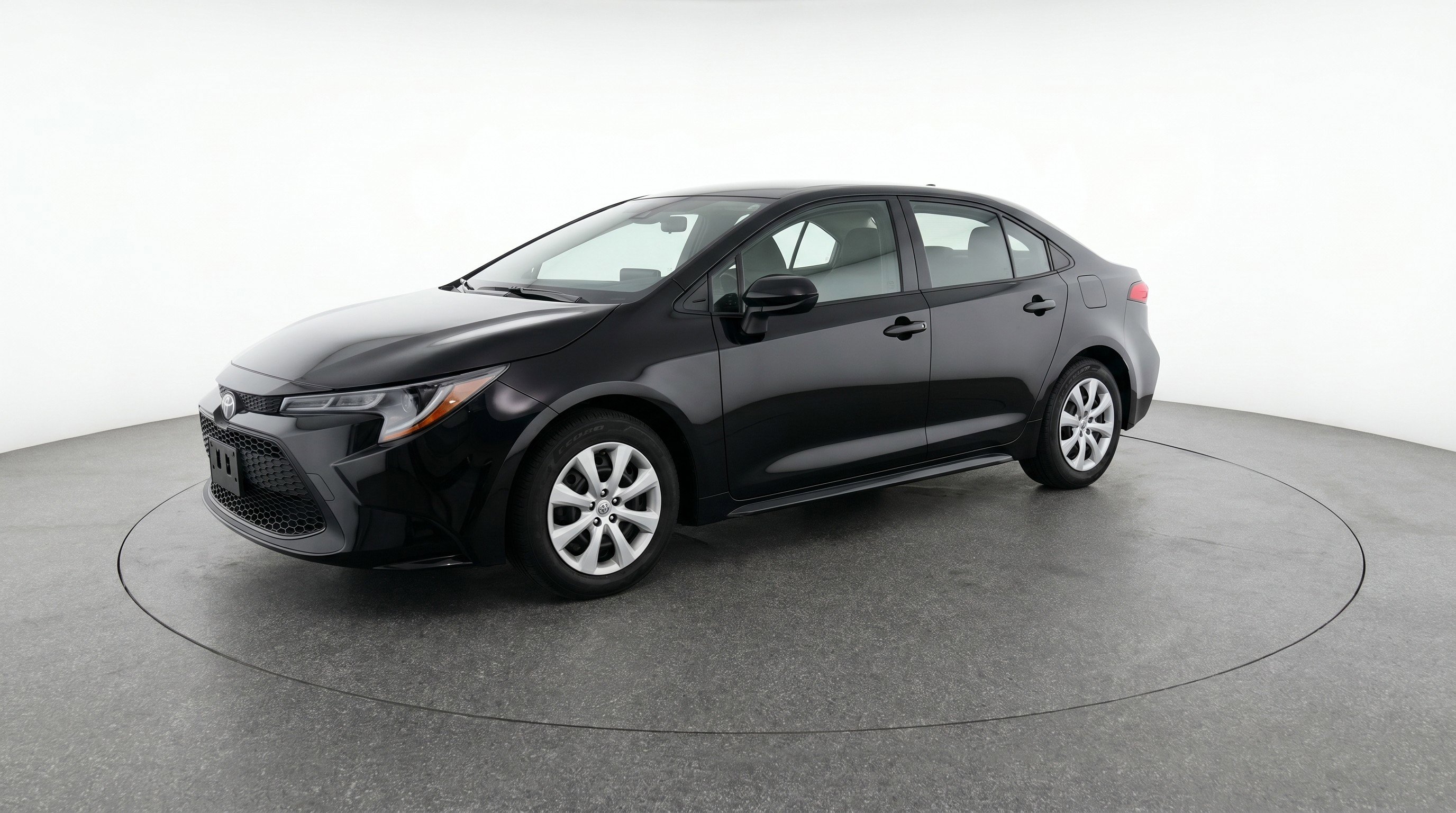 Used 2025 Toyota Corolla LE FWD image 3