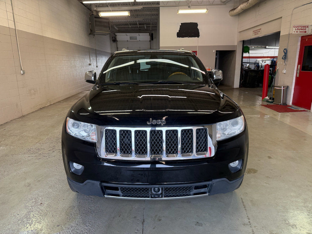 Used 2012 Jeep Grand Cherokee Overland AWD/4WD image 2