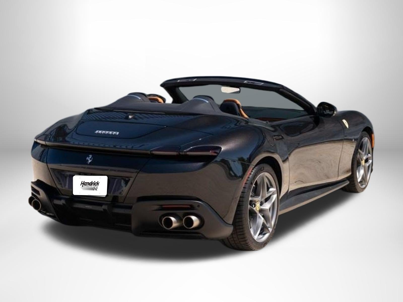 Used 2025 Ferrari Roma Spider RWD image 9
