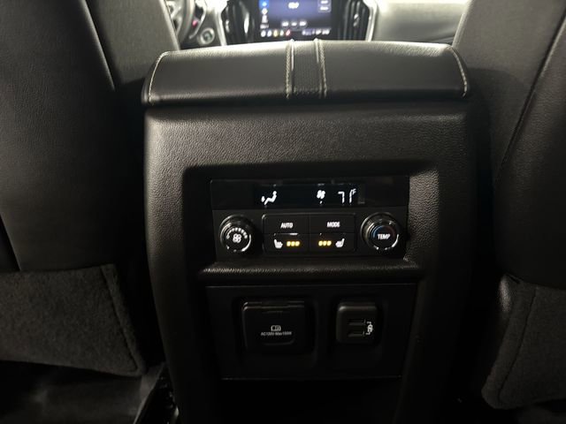 Used 2023 Chevrolet Traverse Premier AWD/4WD image 21