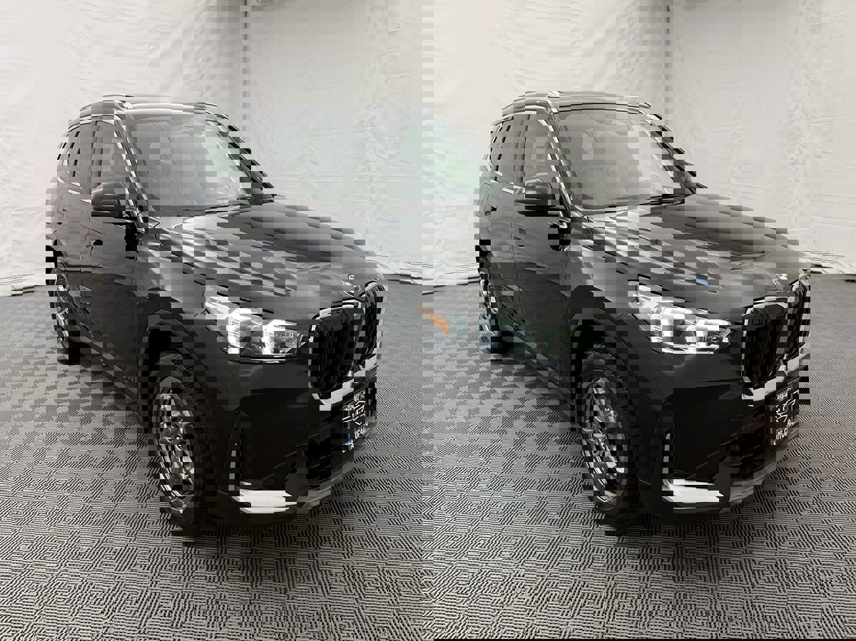 Used 2023 BMW X1 xDrive28i image 3