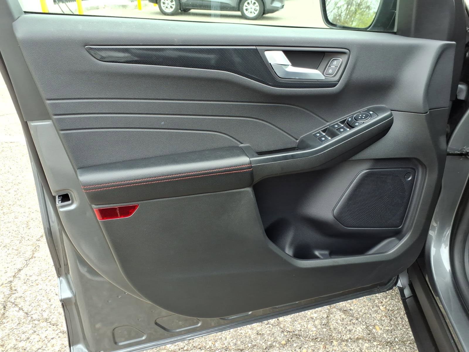 Used 2024 Ford Escape ST-Line w/ Tech Pack #1 AWD/4WD image 16