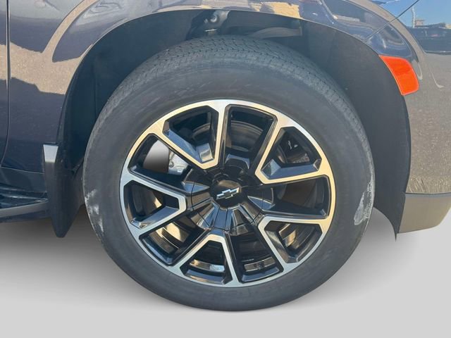 Used 2023 Chevrolet Suburban RST AWD/4WD image 7