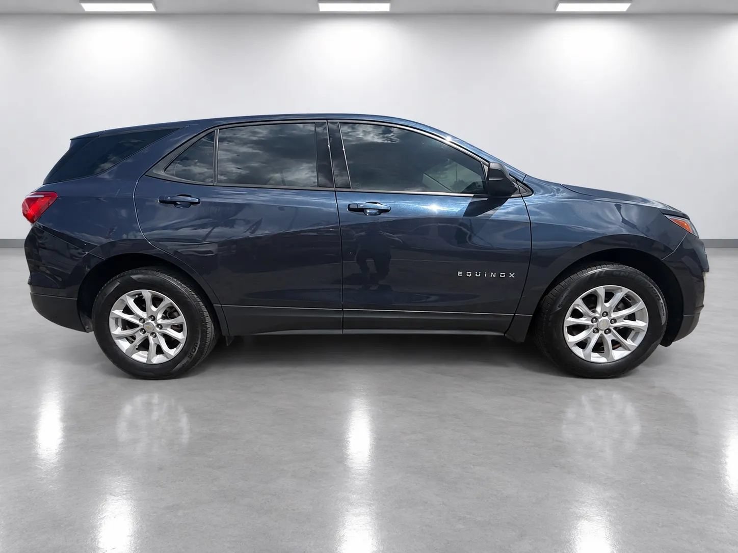 Used 2018 Chevrolet Equinox LS FWD image 4