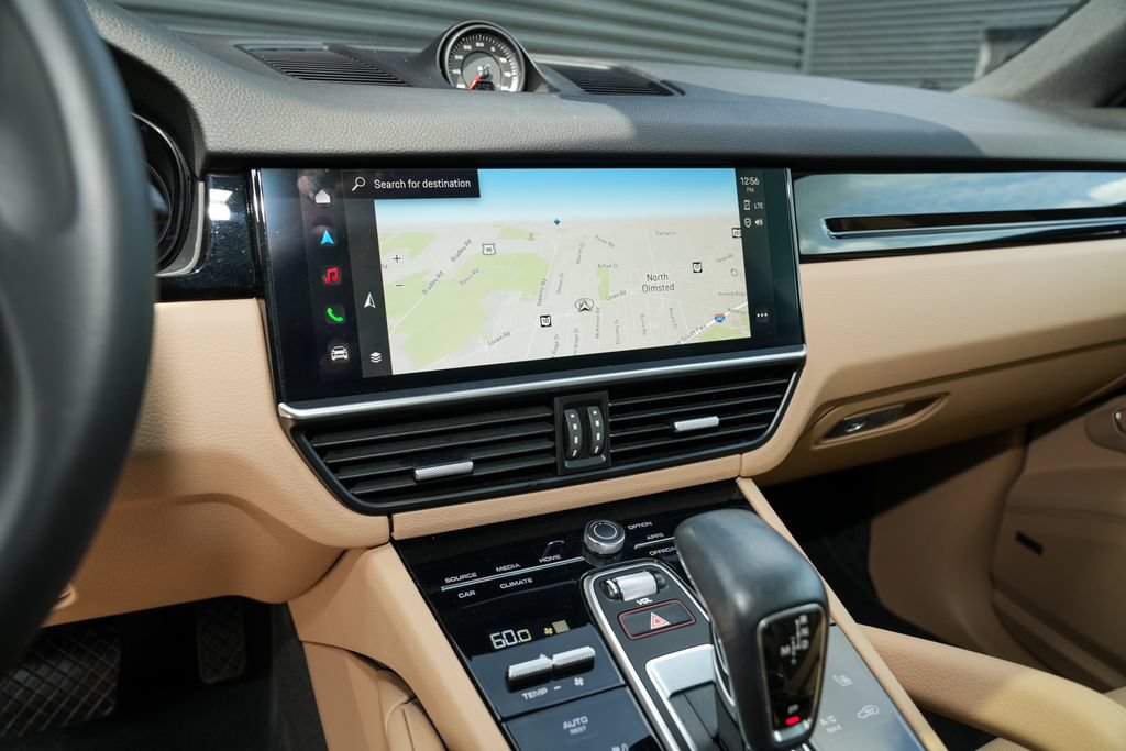Certified 2022 Porsche Cayenne Coupe AWD/4WD image 27
