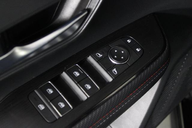 Certified 2026 Nissan Kicks SR FWD image 23