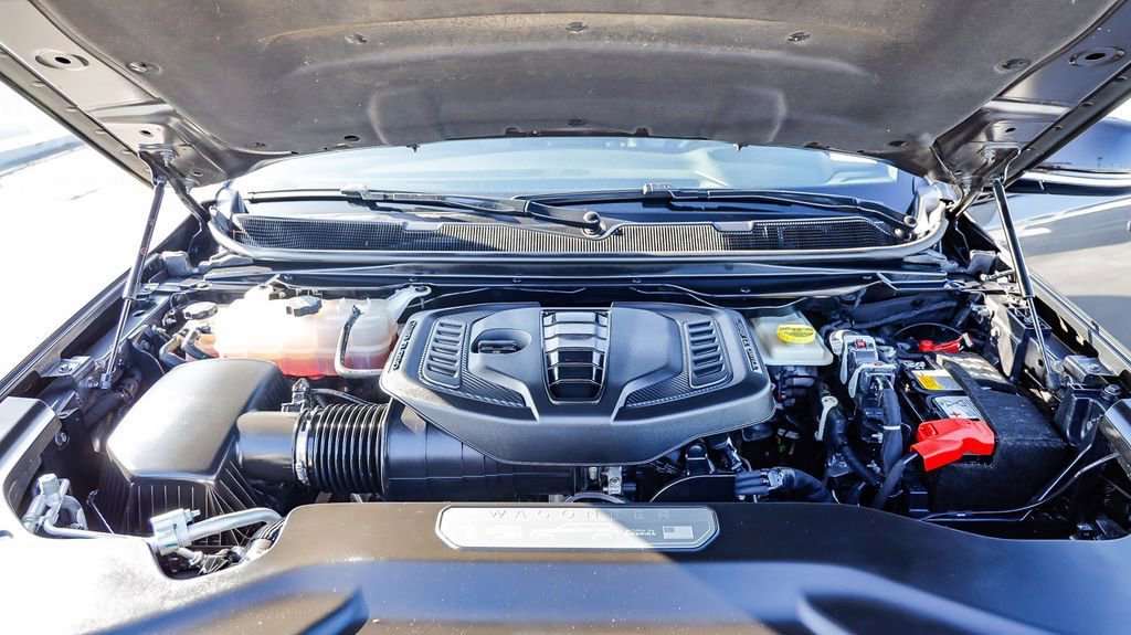 Certified 2024 Jeep Wagoneer Series II image 28