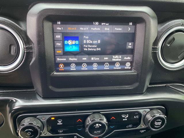 Used 2018 Jeep Wrangler Unlimited Sahara image 13