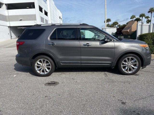 Used 2014 Ford Explorer XLT w/ Equipment Group 202A image 2