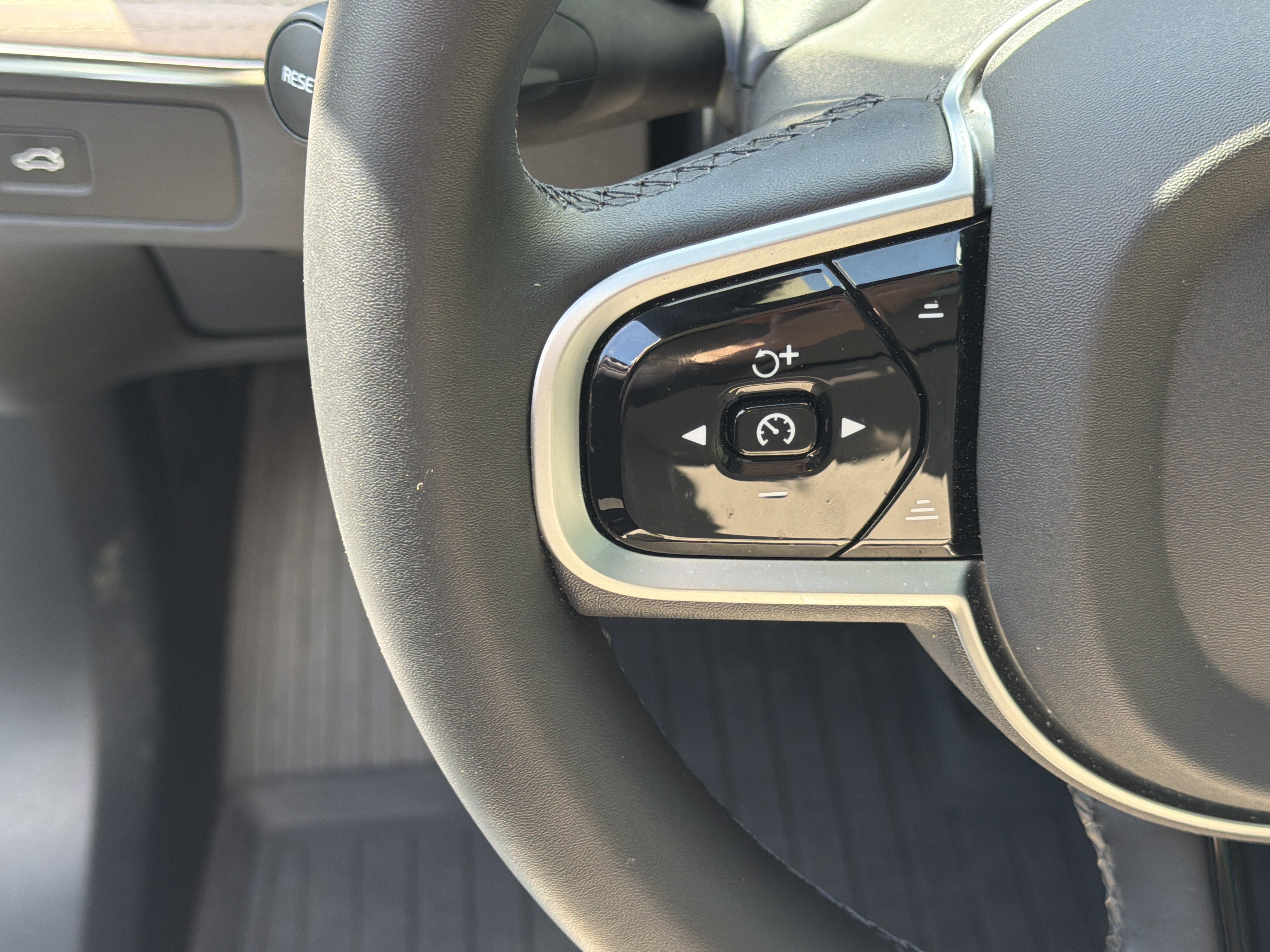 Certified 2026 Volvo XC90 B6 Plus w/ Protection Package Premier AWD/4WD image 20