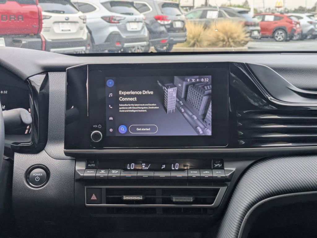 Used 2025 Toyota Camry SE w/ Convenience Package image 18