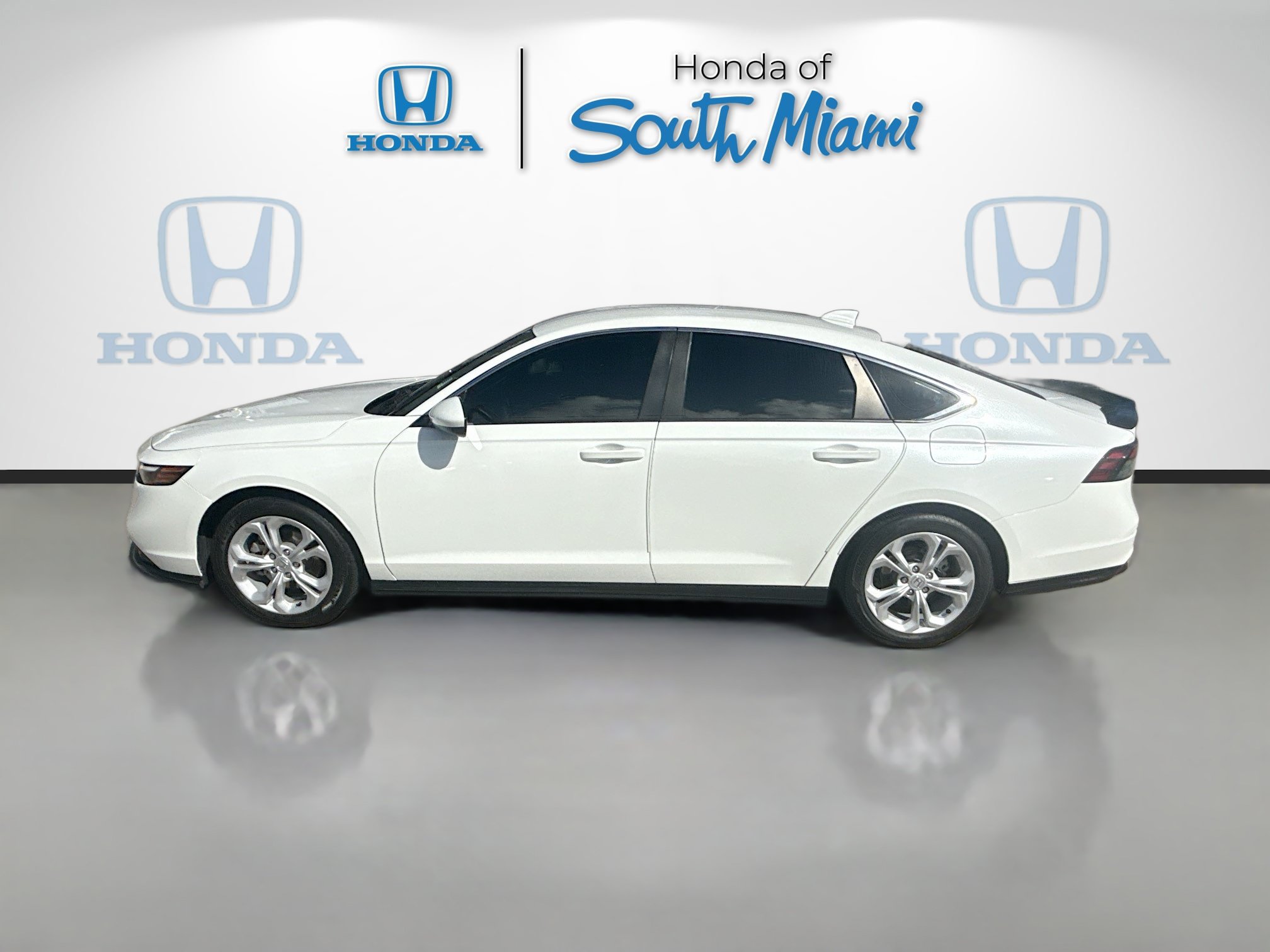 Certified 2024 Honda Accord LX image 4