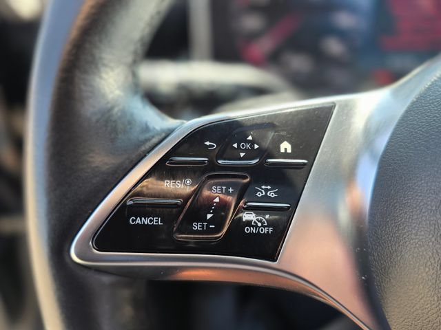 Used 2025 Mercedes-Benz GLC 300 image 26