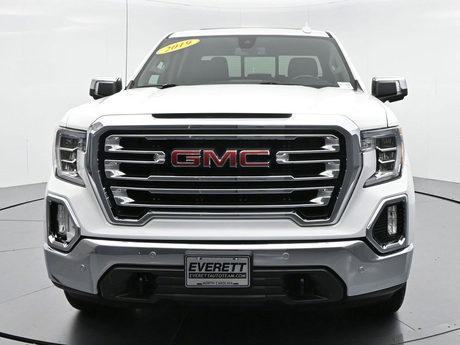 Used 2019 GMC Sierra 1500 SLT w/ SLT Premium Plus Package AWD/4WD image 2