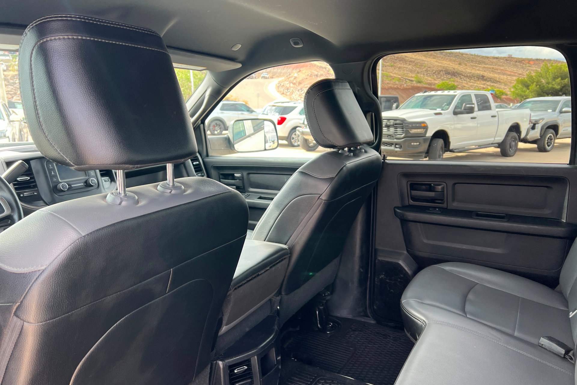 Used 2022 RAM 2500 Tradesman w/ Chrome Appearance Group AWD/4WD image 19
