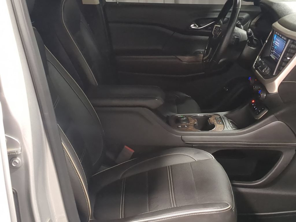 Used 2020 GMC Acadia Denali w/ Technology Package AWD/4WD image 28