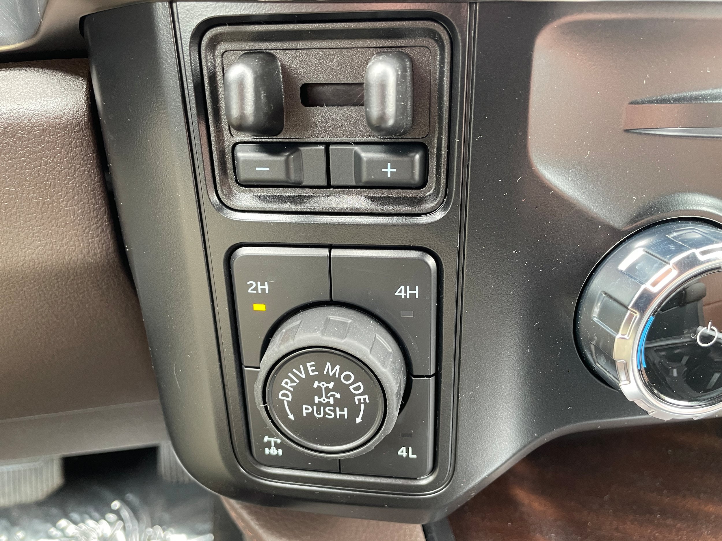 New 2026 Ford F250 King Ranch w/ Tremor Off-Road Package AWD/4WD image 27