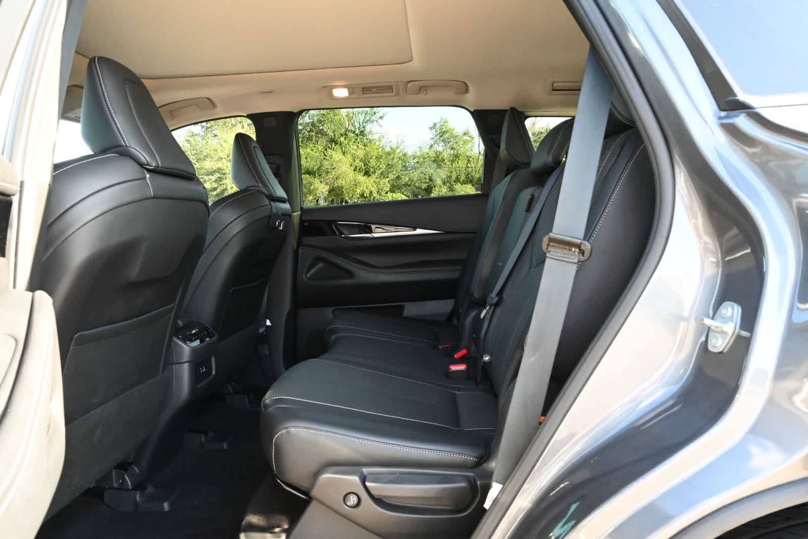 Certified 2025 INFINITI QX60 Pure FWD image 19