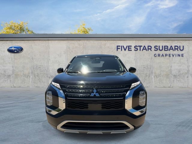 Used 2024 Mitsubishi Outlander SE image 3
