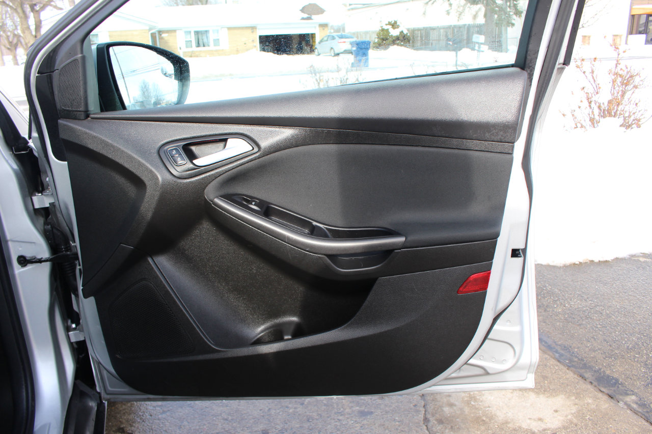 Used 2016 Ford Focus SE w/ Equipment Group 201A image 36